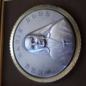 The Nun Catholic Church plaque Religious Nun Saint wall hanging Round